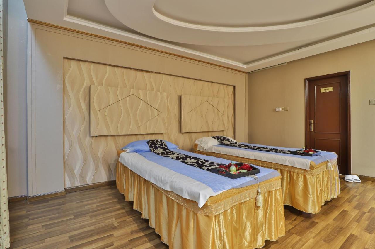 Oyo 366 Waves Hotel Аджман Екстер'єр фото